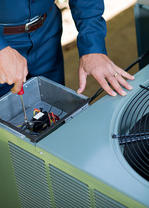Air_Conditioning_Repair_Man_Best1_Plumbing_and_Heating